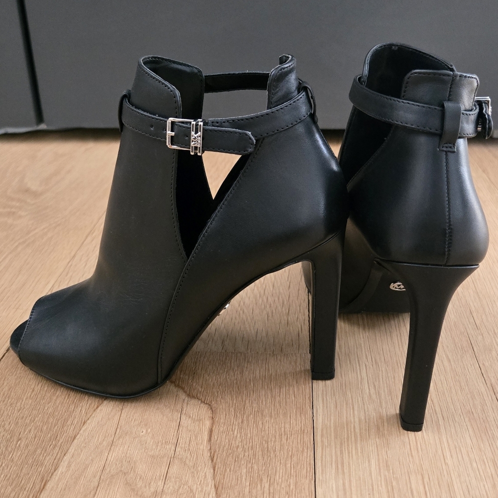 Michael Kors Black Leather Lawson Ankle Booties with Buckle - Picture 4 of 10